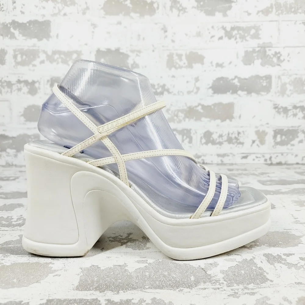 Nine & Co. Linger White Strappy Chunky Y2K Platform Block Heel Sandals F719